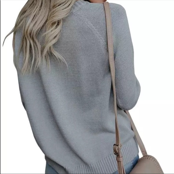 1 Left! Grey Sweater W/ White Cable Knit Heart - Picture 4 of 8